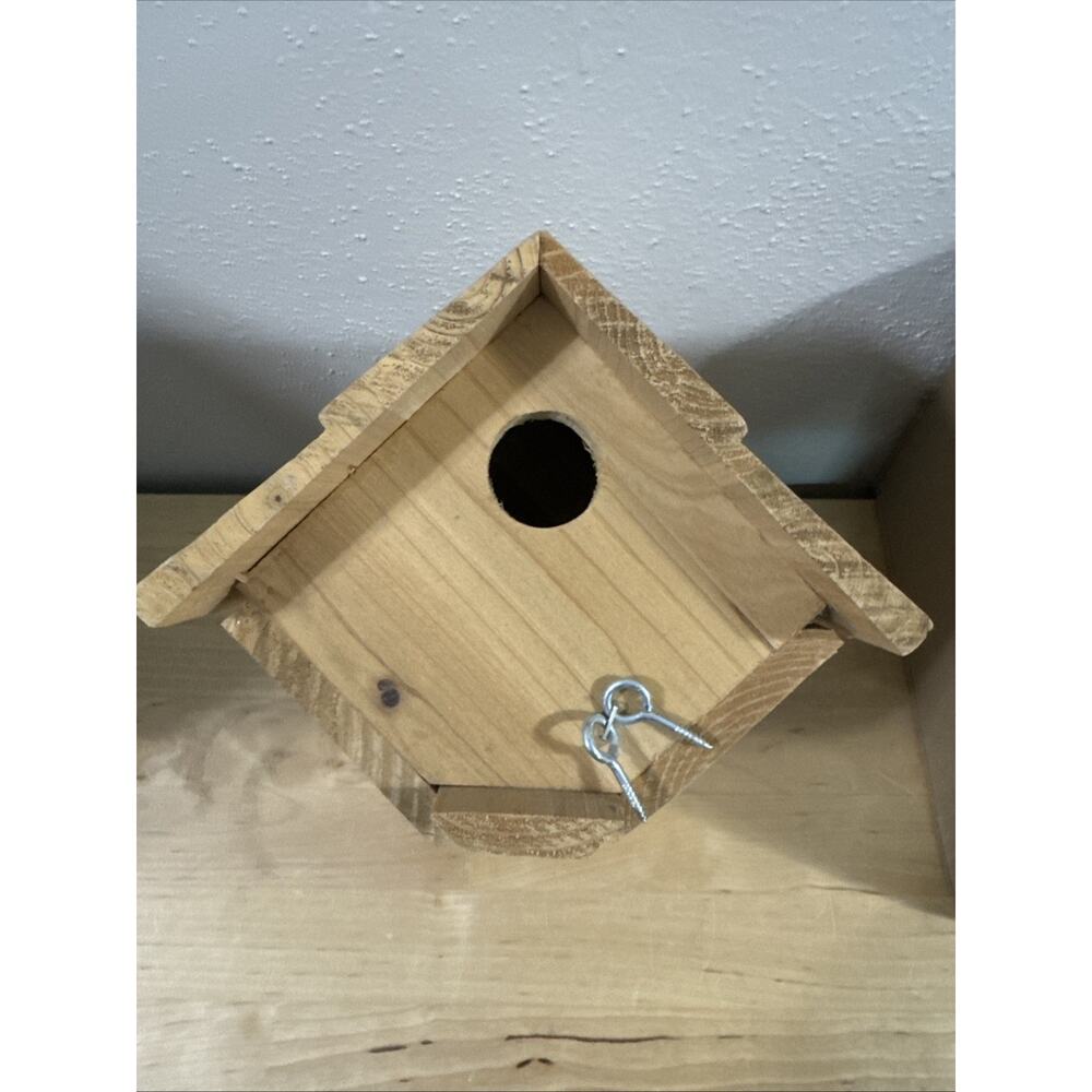 NEW Handcrafted Handmade Cedar Wood Birdhouse Hanging or Mounted